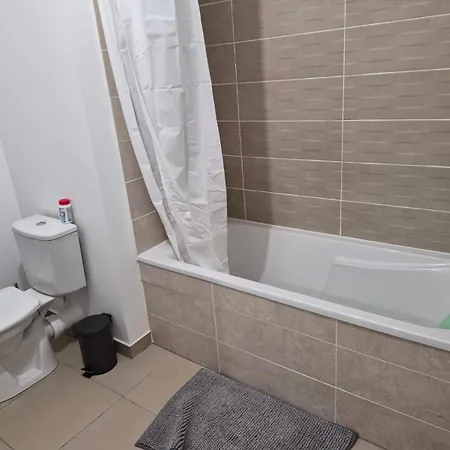 T2 Confort Avec Terrasse Avec Parking Apartamento